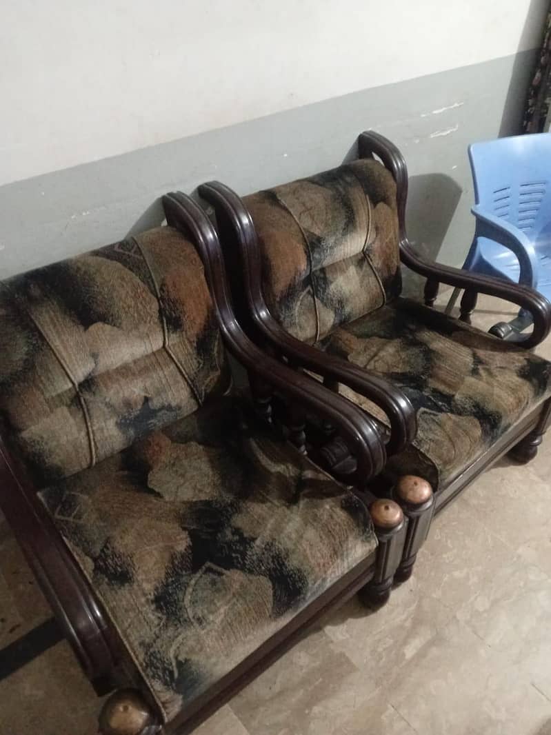 sofa good condition 2