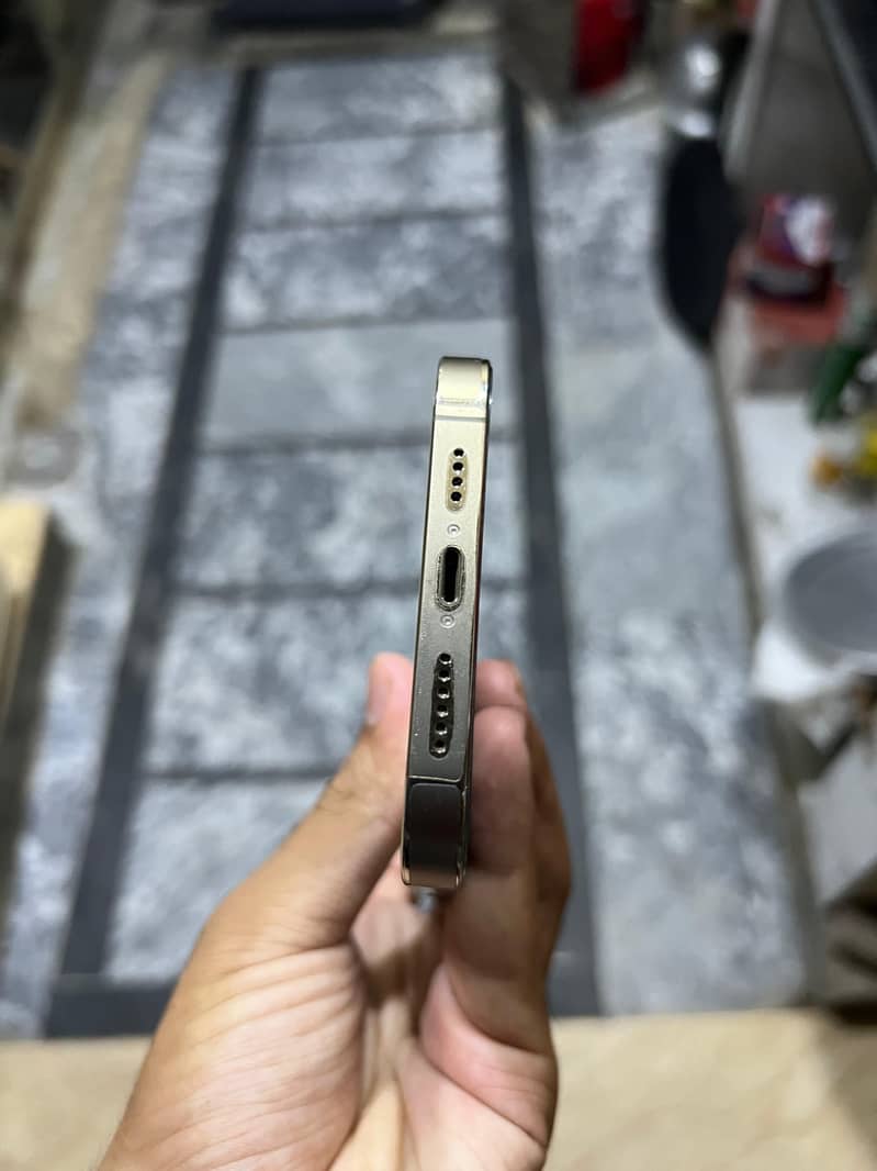 Iphone 14 pro max 4