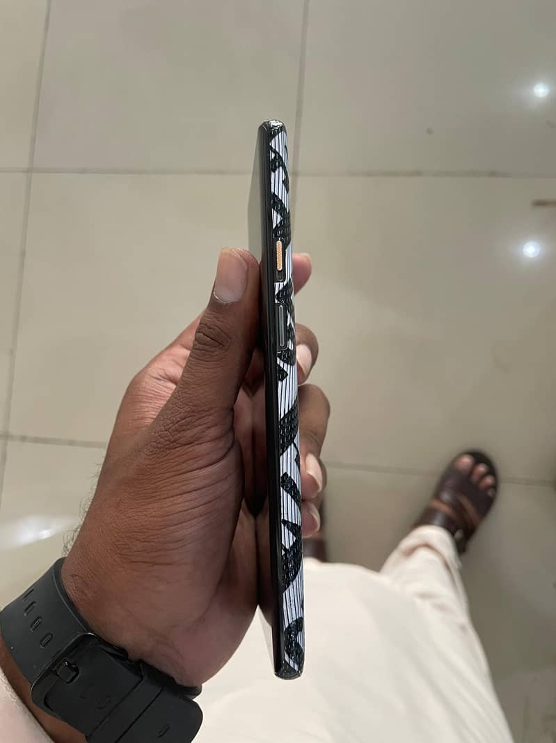 One plus 7T pro McLaren 5