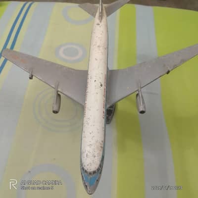KLM DC-8-33 Metal Desk model aircraft made of solid aluminum