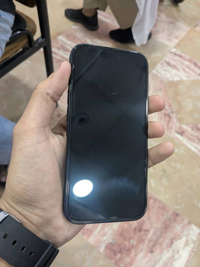 iPhone 15 3
