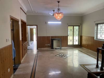 G11/4 50*90 Upper Portion 3Bed 3bath TV laoung