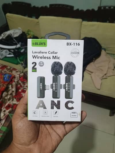 Wireless Dual Mic (BLUKS BX-116) – 2 Mics – With Warranty