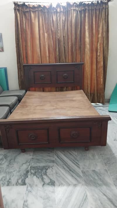 Homeused Bed  (W 4' 5" x  6' 6")