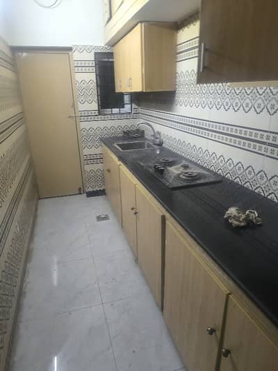 2 bedrooms & 3 bathrooms DD TV lounge & kitchen