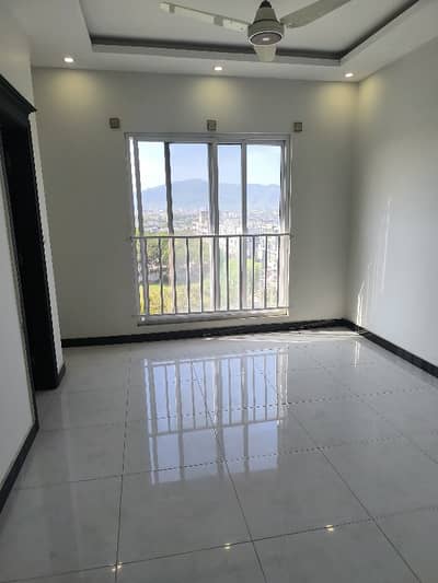 2 Bedrooms &Amp; 3 Bathrooms TV Lounge &Amp; Kitchen