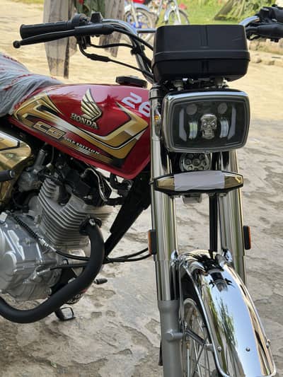 Honda 125 Gold edition