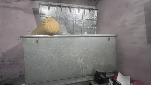 2 petti With 1 stand available urgently sale