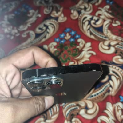 I phone 13 pro max jv 128 gb batry health 82