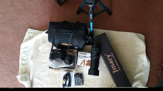 Nikon D3200 camera new condition good shooting working urgently Sale