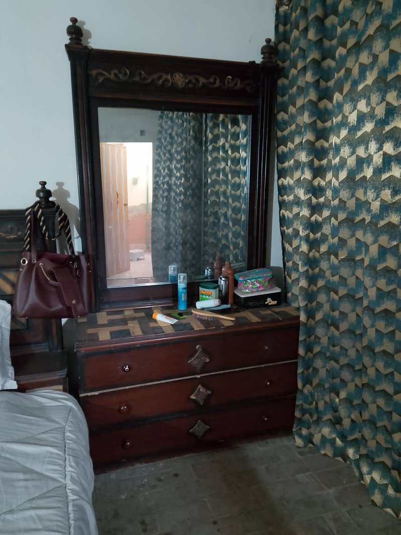 Dressing Table 9/10 condition 0