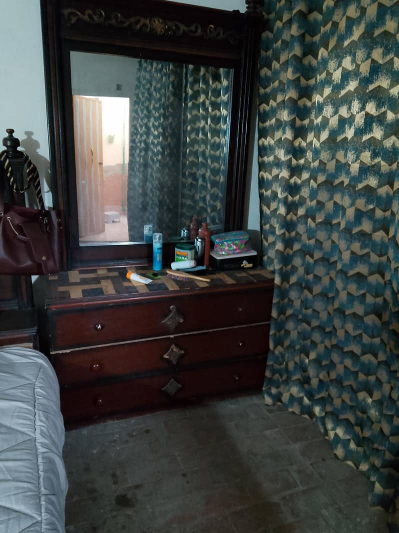 Dressing Table 9/10 condition 1