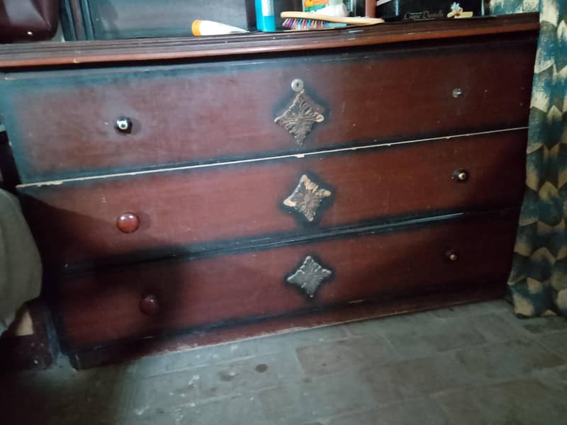 Dressing Table 9/10 condition 2