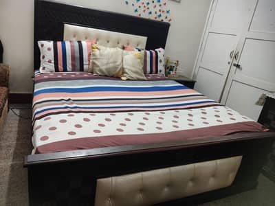Bed with Dressing table full size bed alonge with full side dressing