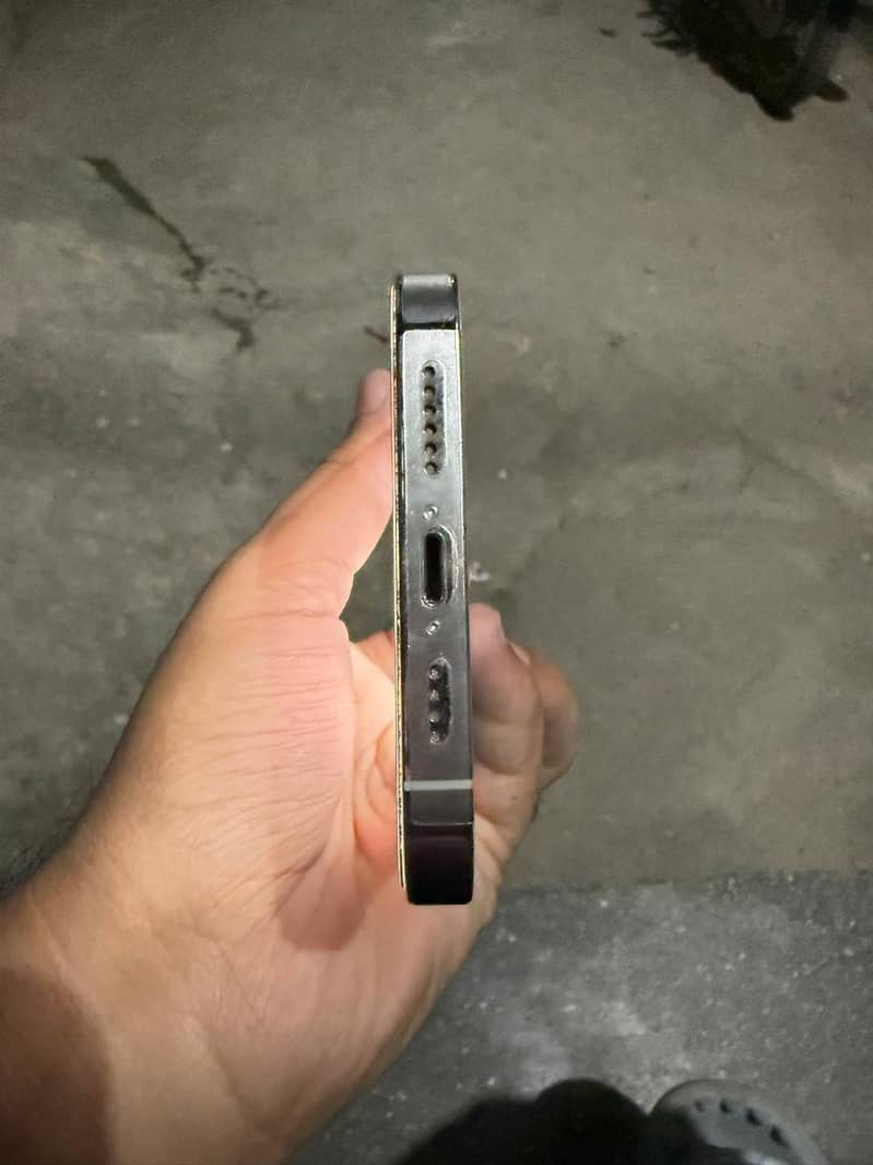 iPhone 14pro max 2