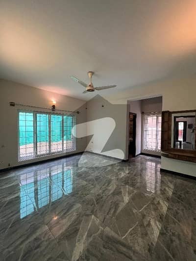 Sector A 10 Marla House For Rent