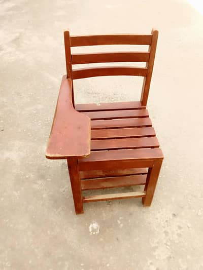 selling school college chairs for students