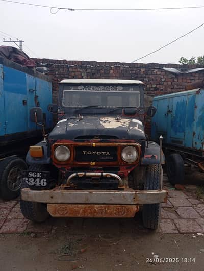 Toyota FJ 40
