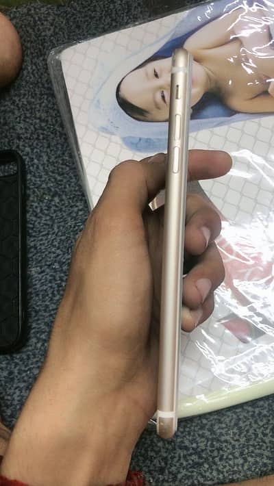I phone 7 plus good condition battery good back camera issue