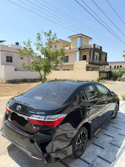 Altis grande X 1.8 black with black