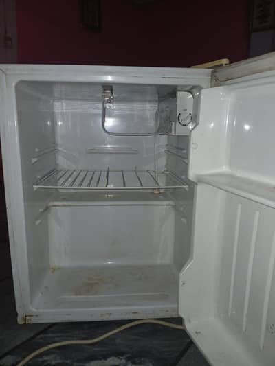 bed room size fridge japni