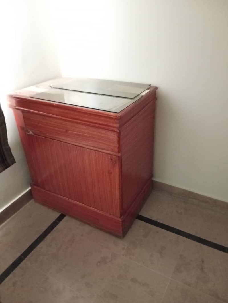 bedside table 0