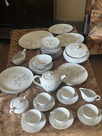 Dinner set