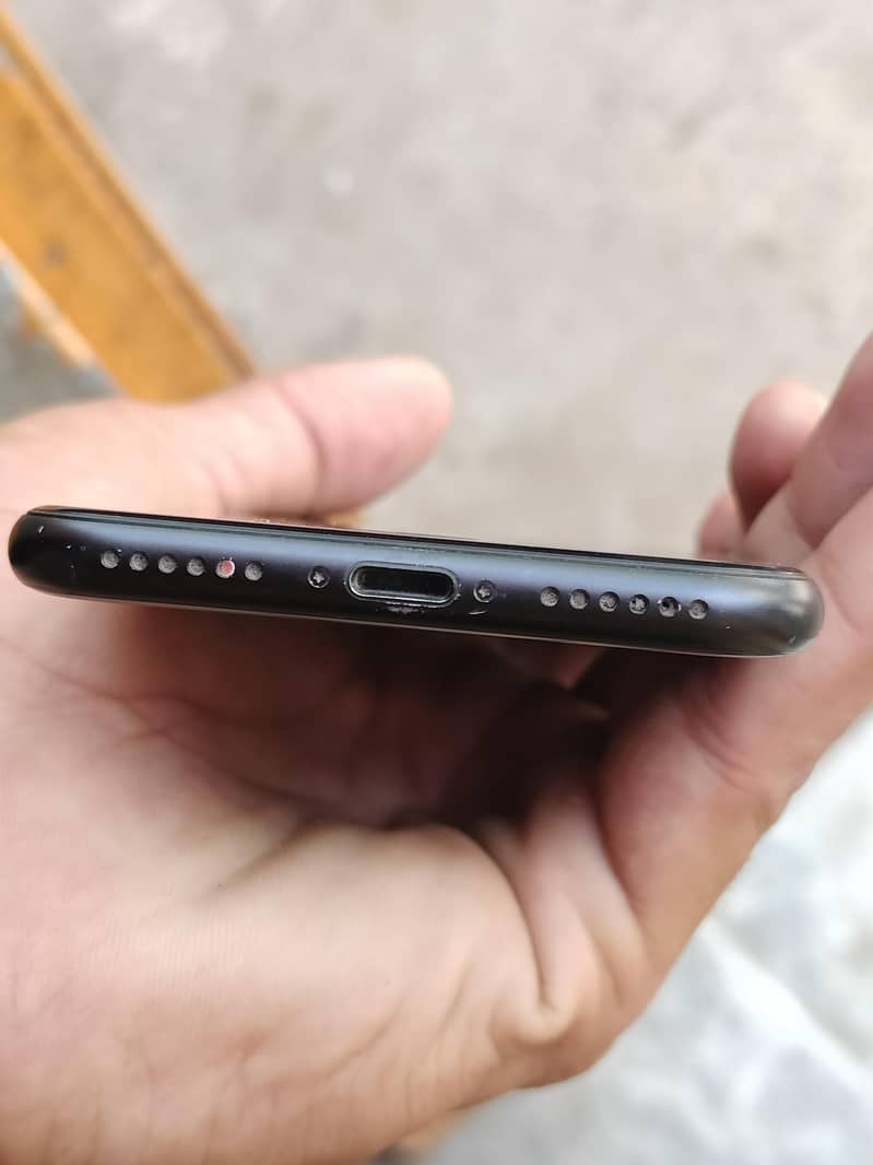 Iphone se 3rd generation 4