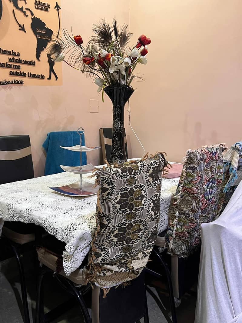 Dining Table 0