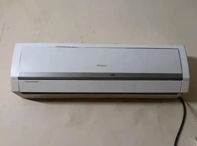 Gree 1.5 ton Dc inverter heat and cool totally genuine