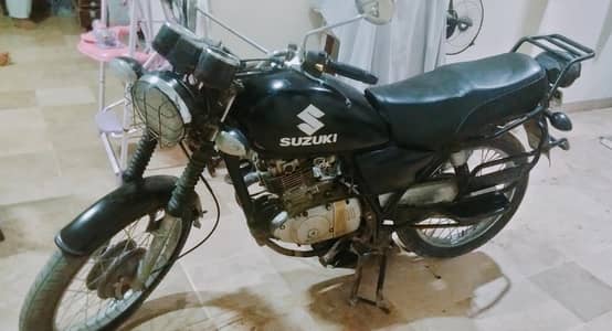 Suzuki gs 125 self  stat  2010 karachi 03188308655
