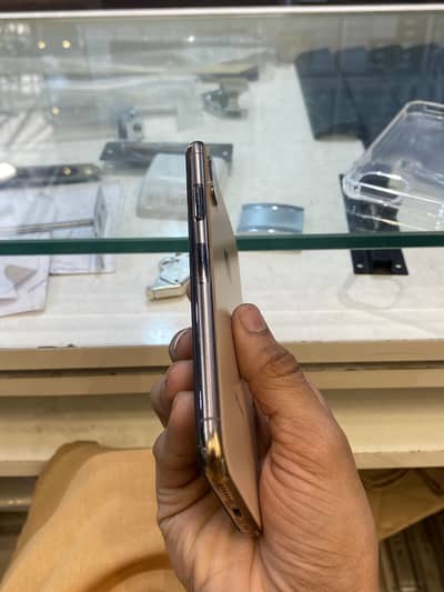 iPhone XS official pta approved