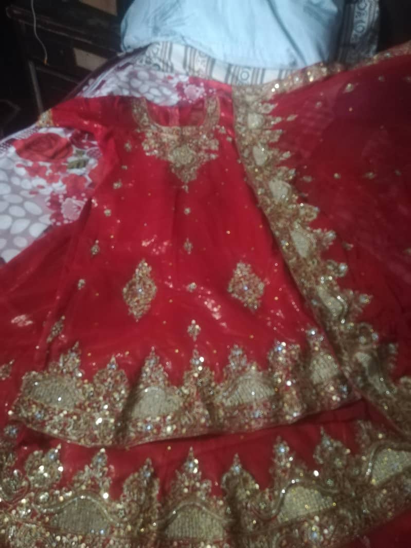 خوبصورت برائیڈل لہنگا سیل کے لیے 5