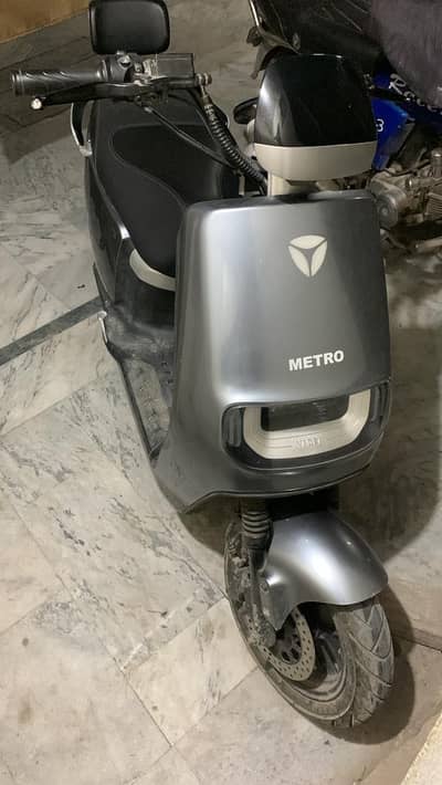 Metro electronic E8S scooty 0328.32. 63.634. .