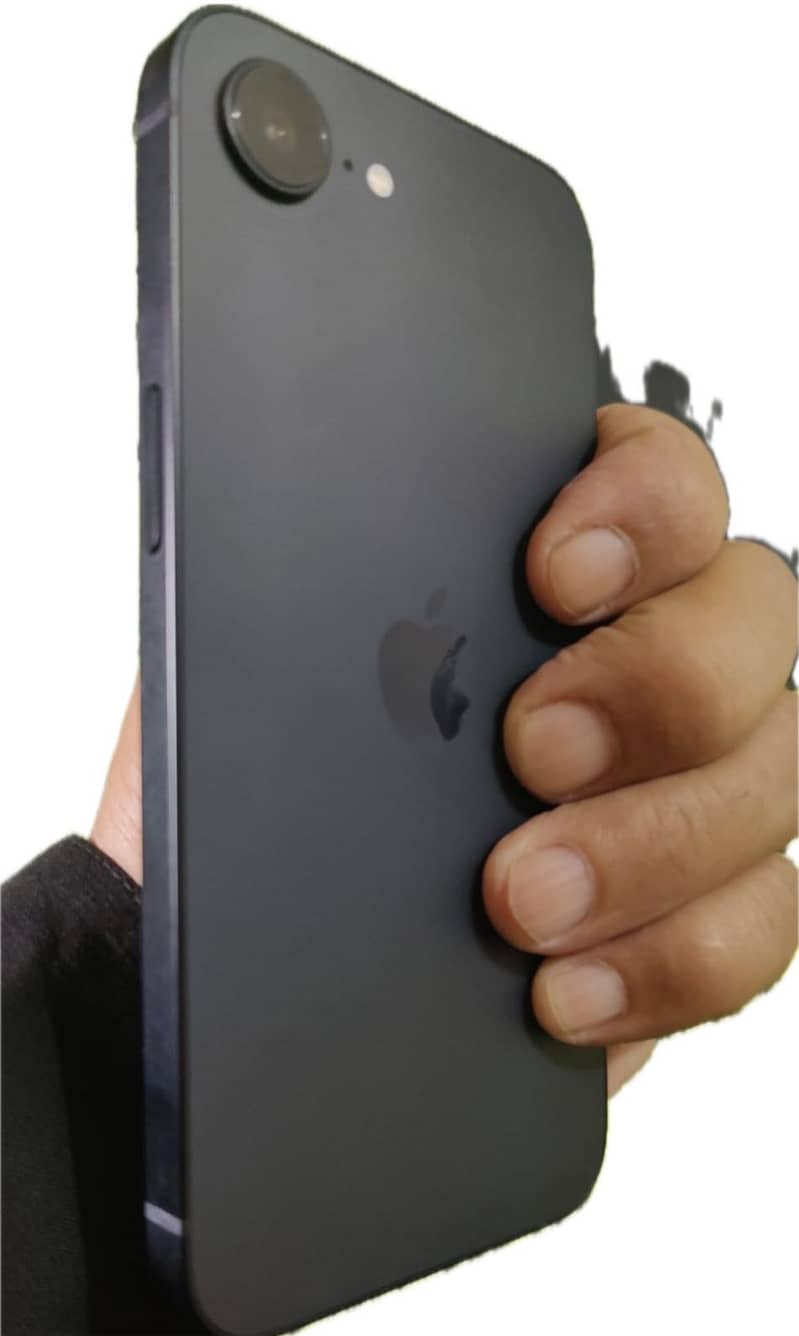 Iphone 16e 4
