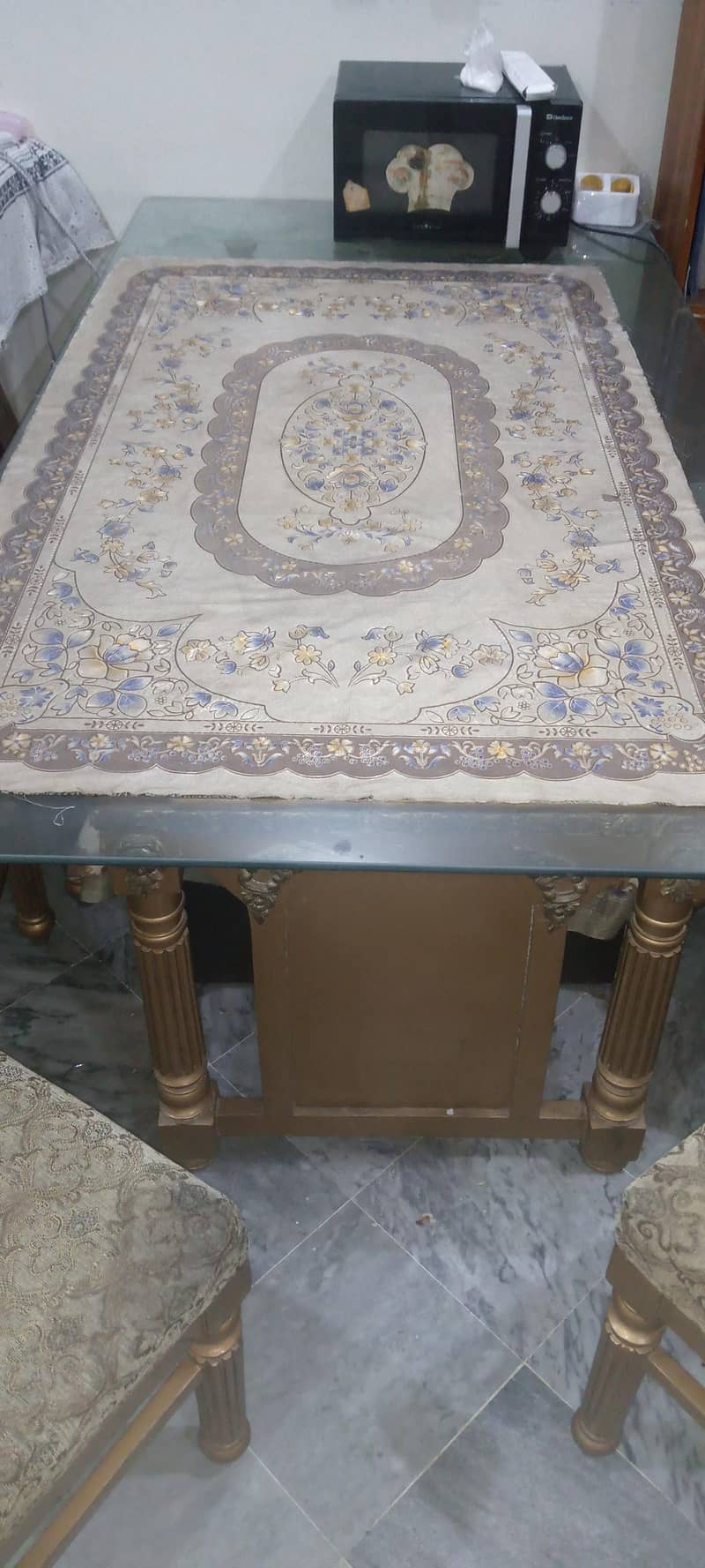 Royal dining table 7