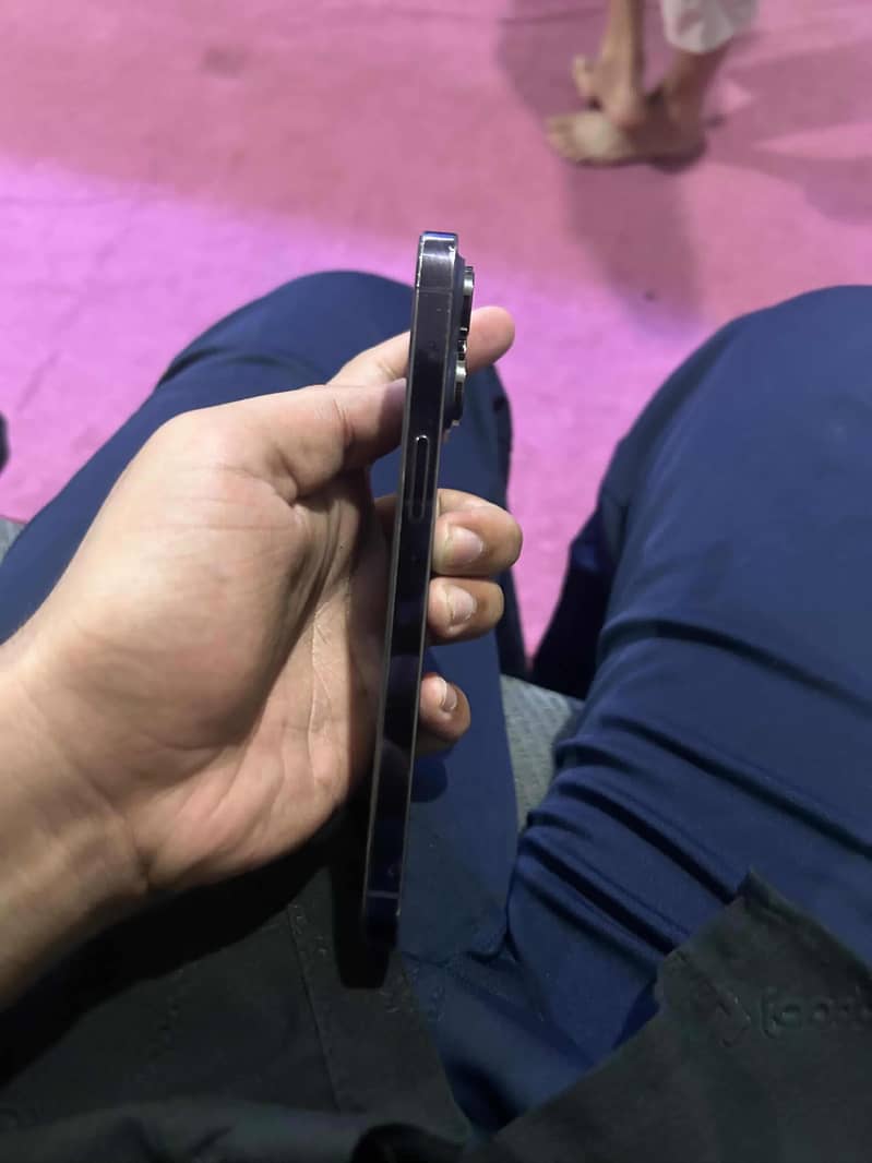 Iphone 14pro max 2