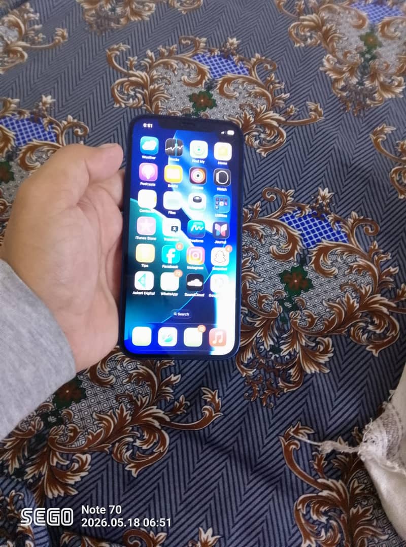 Apple iPhone 12 3