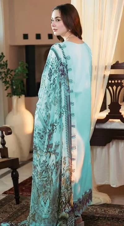 woman's light Blue embroided kurta set