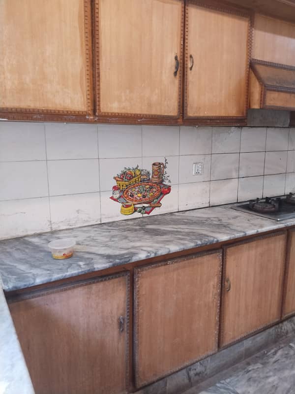 E11 10marla 3bed upper portion 6