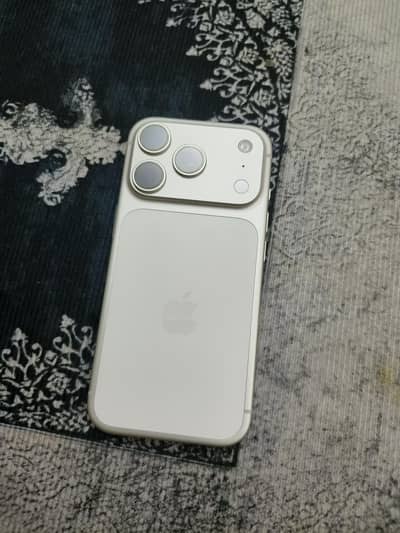 iPhone 17 Pro 256 LLA (Read full description below)