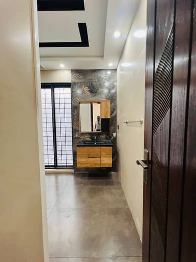 With Gass &Amp; Facing Park Ideal Location Portion For Rent