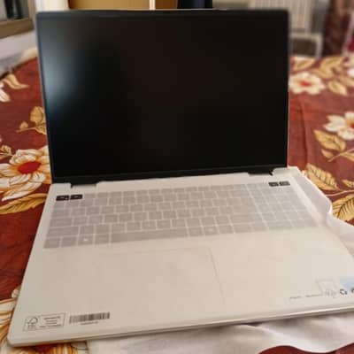 Dell 16 (Dc16251)
