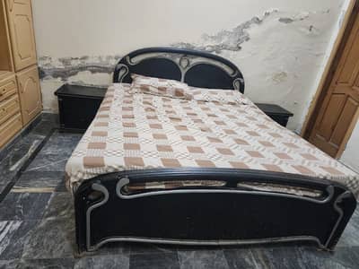Bed set with mattress for sale, old condition