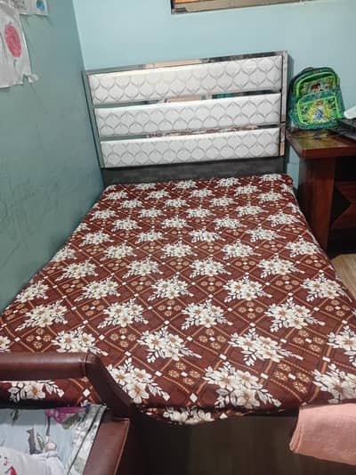 bed with mettres