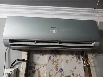Haier 1.5 ton inverter ac heat and cool good condition