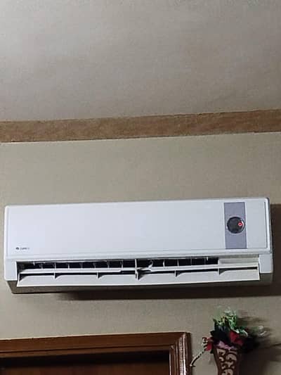Gree 1.5 ton normal in working condition