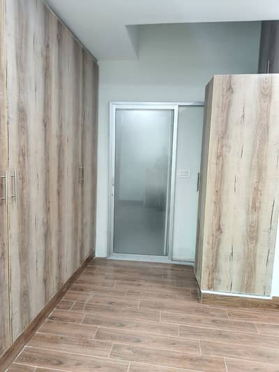 Highly-Desirable Prime Location 1250 Square Feet Flat Available In Peshawar Road