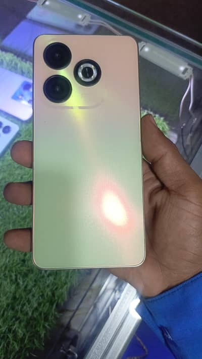 infinix smart 8 ram 4/64  10/10 condition