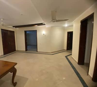 Prime Location 5 Bed Liveable House 60x100 For Sale